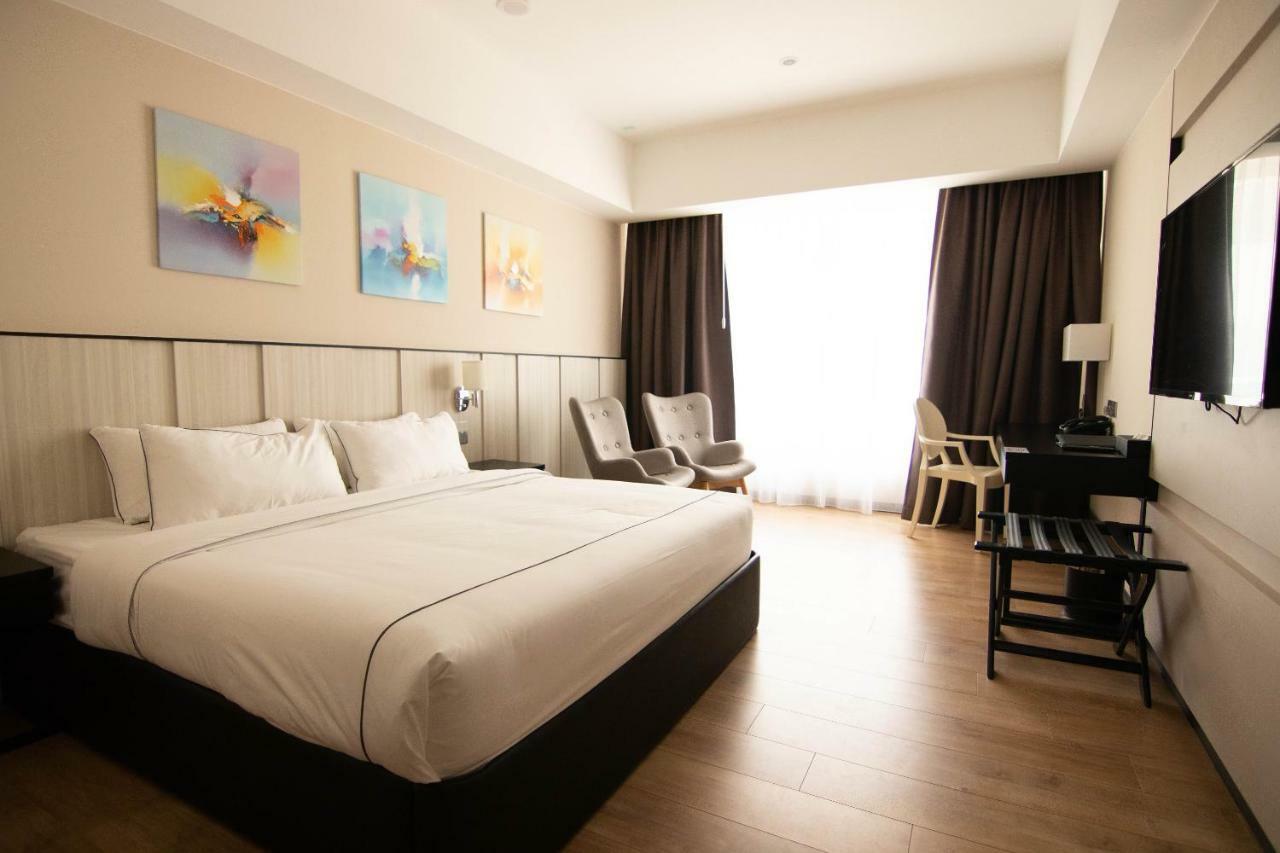 Higher Hotel Bandar Seri Begawan Exterior foto